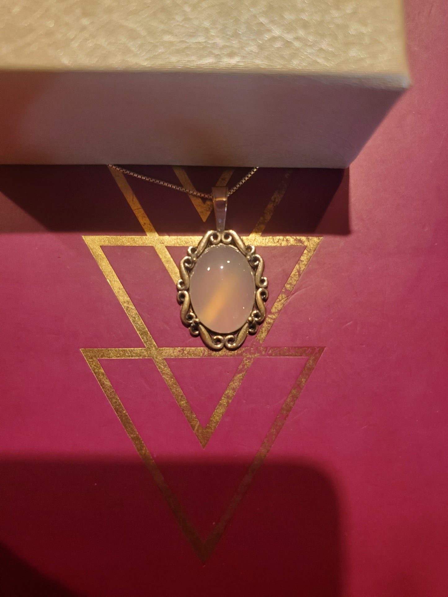 Vintage Style Agate Pendant - 18x13mm Cab, Sterling Silver Setting