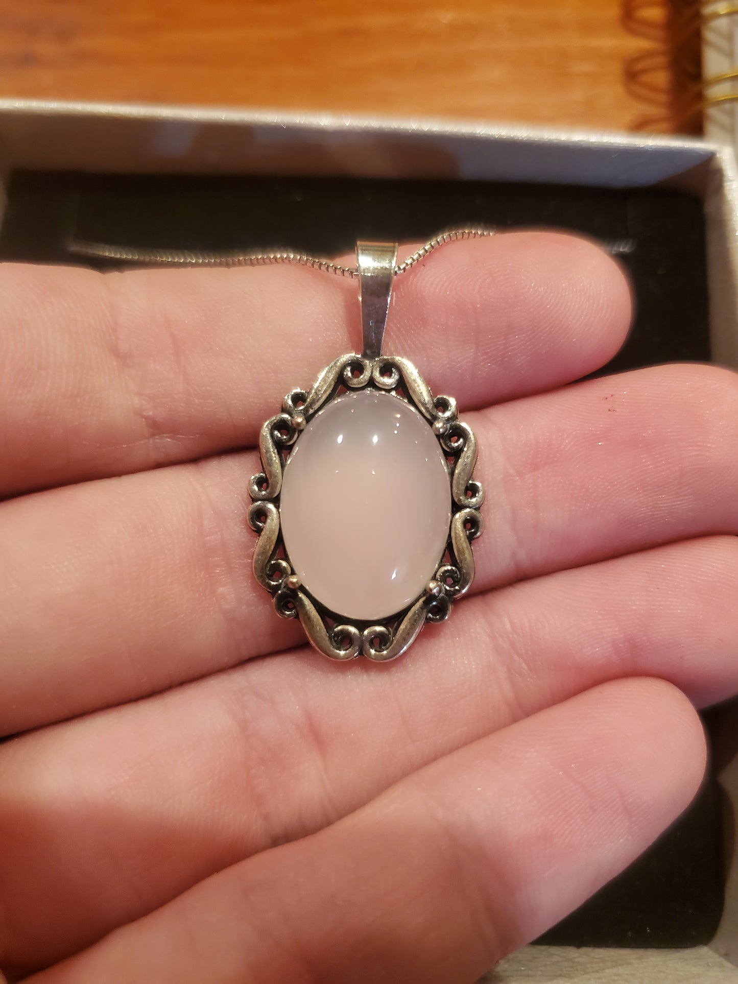 Vintage Style Agate Pendant - 18x13mm Cab, Sterling Silver Setting