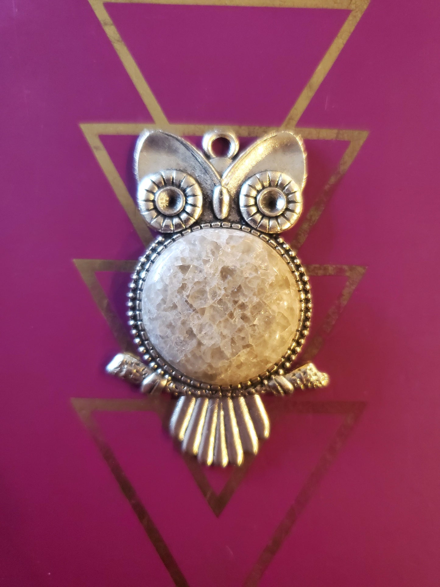 Granular Quartz Owl Pendant - 25mm Round Cab