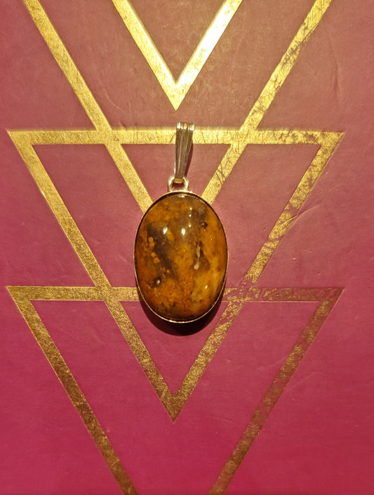 Nevada Honey Agate Pendant - 18x13mm Round, Silver Setting